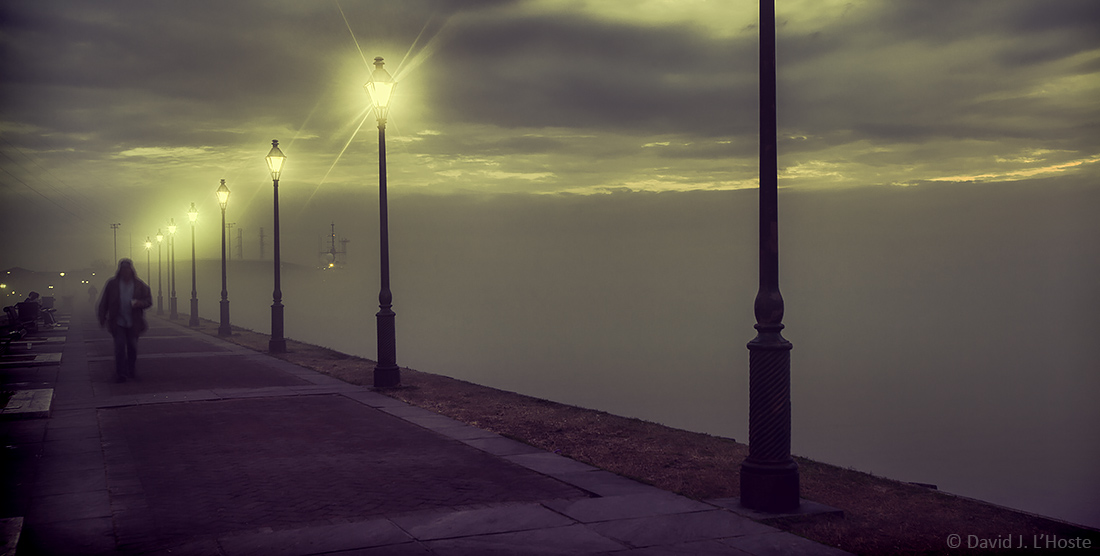 Moonwalk on Mississippi River (9896)